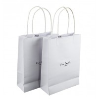 Wholesale White Kraft Paper Gift Bag Recyclable 100% Paper Handbag Custom Logo Clothes Paper Bag